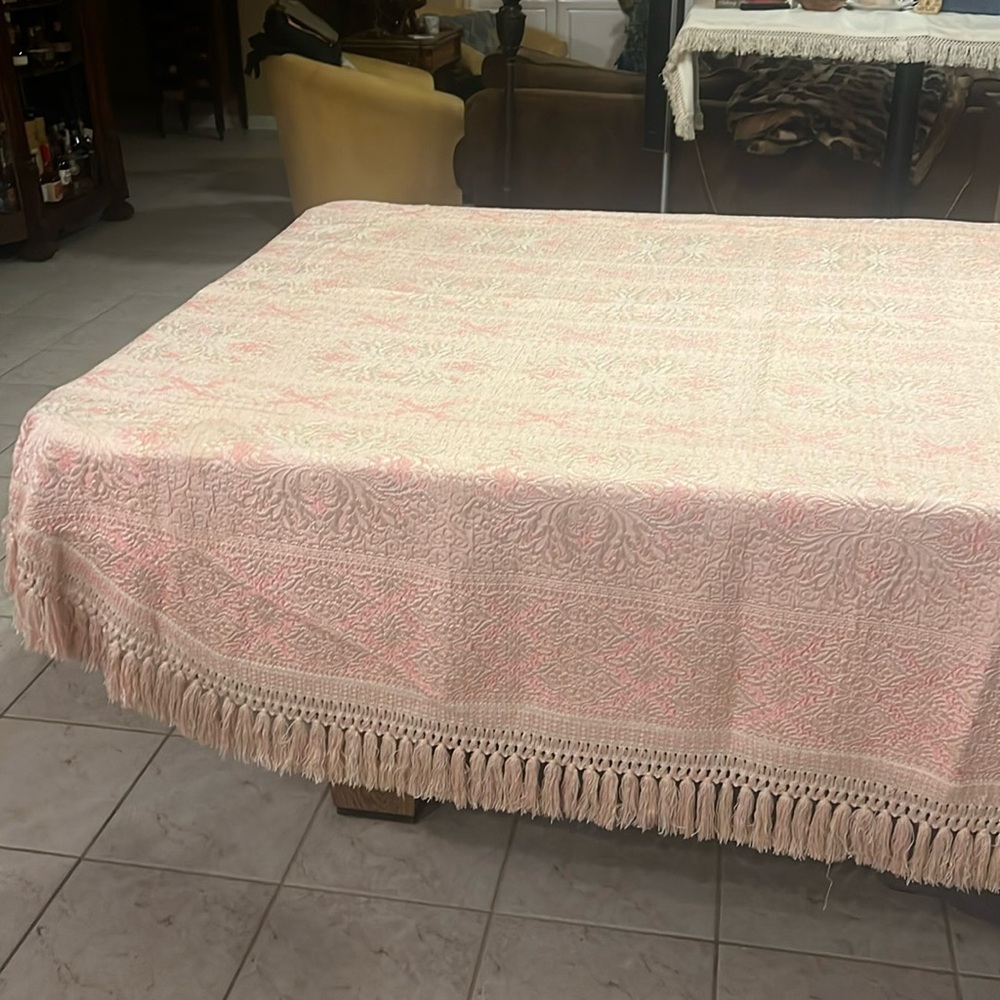 Pink vintage Sears Bellissimo Collection Made in Italy Chenille Damask Bedspread